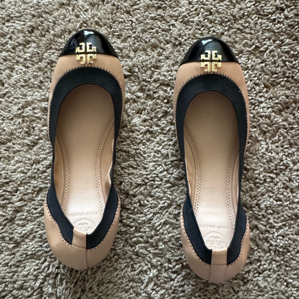 Tory Burch Nude and Black Leather Logo Cap-Toe Jolie Ballet Flats